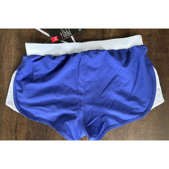 NWT Under Armour Heat Gear Women's Sports Run Gym Shorts Size Small - Picture 2 of 3